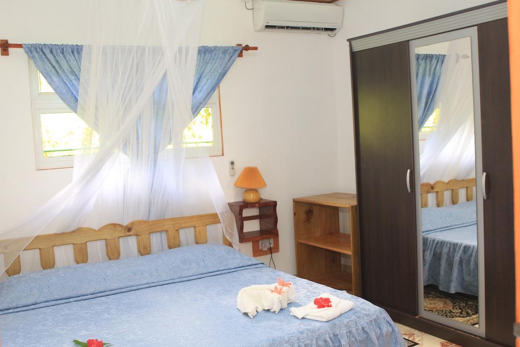 Veronic Self-Catering Guest House La Digue Rum bild