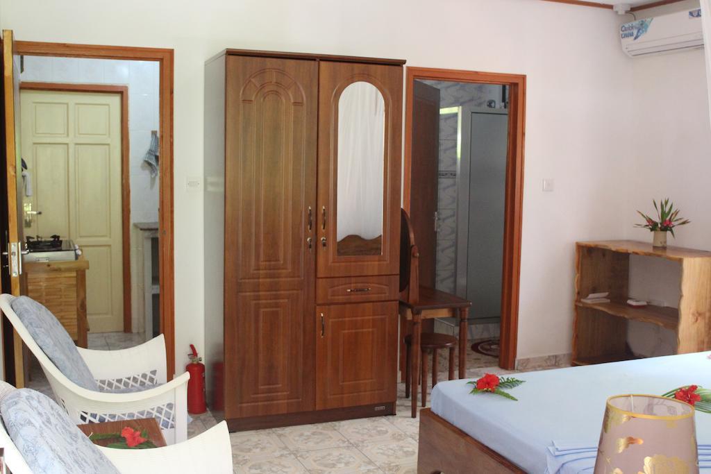 Veronic Self-Catering Guest House La Digue Rum bild