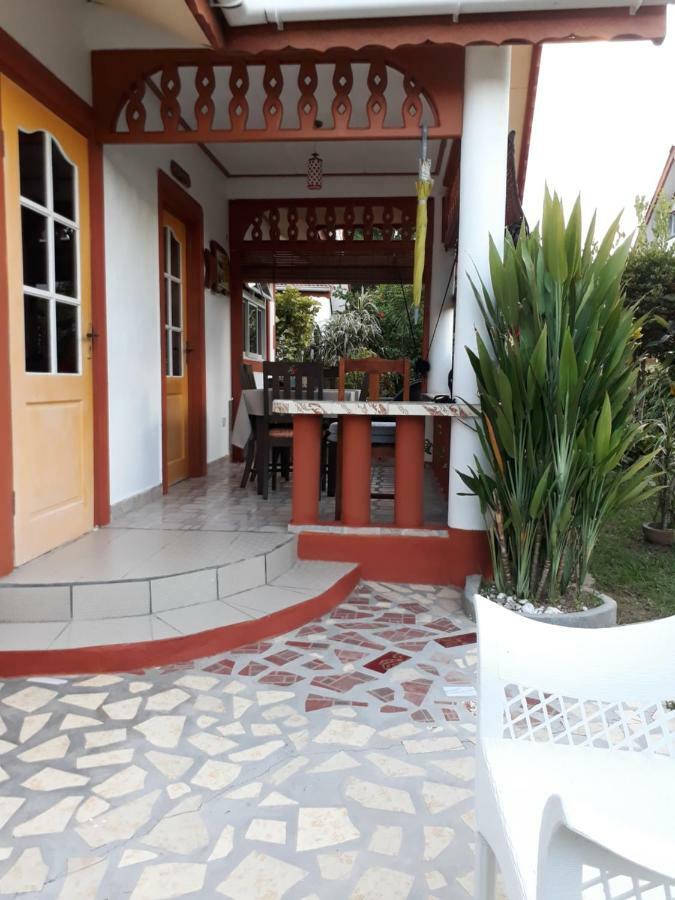 Veronic Self-Catering Guest House La Digue Exteriör bild